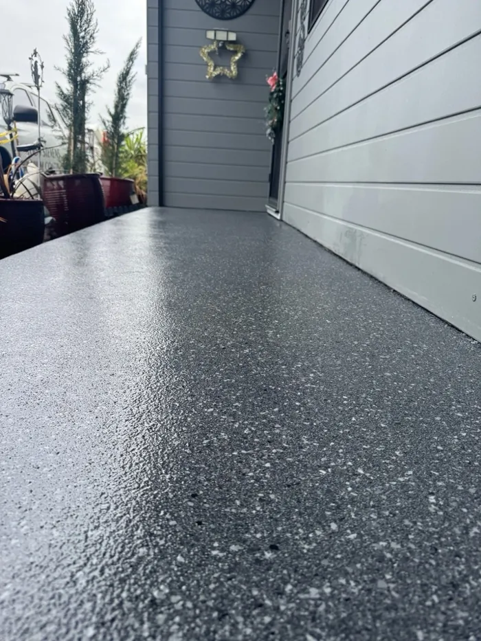 Static ad example: finished flake epoxy garage floor